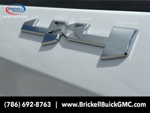 New 2025 GMC Sierra 1500 SLT w/ SLT Convenience Package image 16