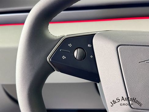 Used 2026 Tesla Cybertruck AWD Crew Cab image 13