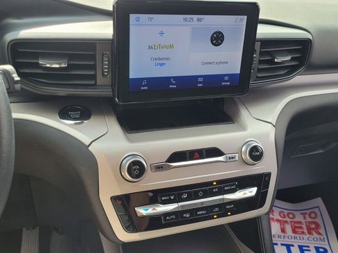 Used 2023 Ford Explorer XLT image 17