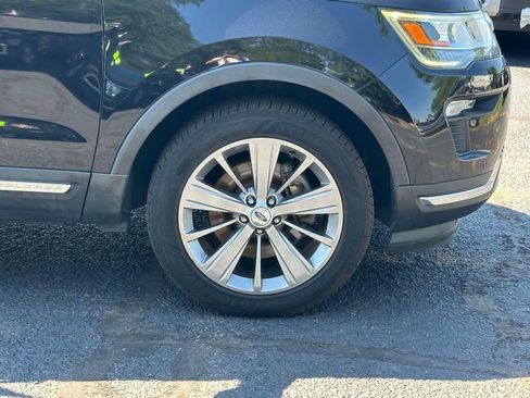 Used 2018 Ford Explorer Limited AWD/4WD image 7