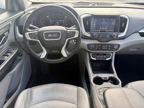 Used 2024 GMC Terrain SLT FWD image 10
