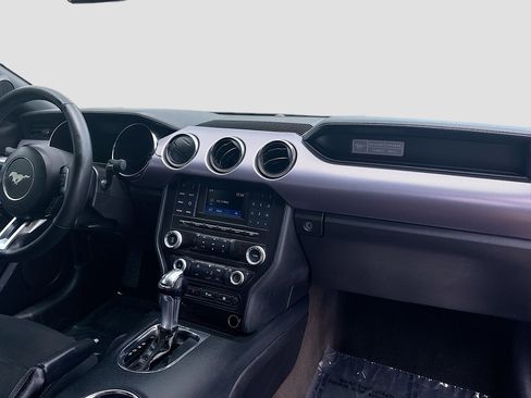 Used 2017 Ford Mustang Coupe image 29