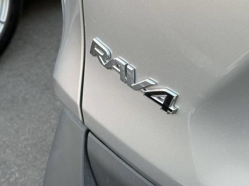 Used 2021 Toyota RAV4 Limited AWD/4WD image 9