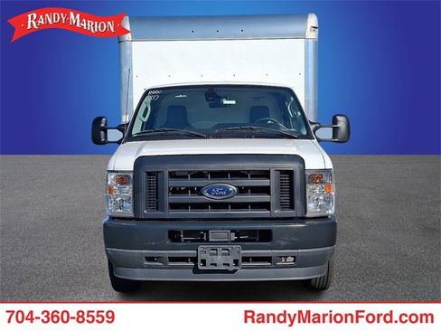 Used 2024 Ford E-450 and Econoline 450 Super Duty w/ Driver's Safety Package image 2