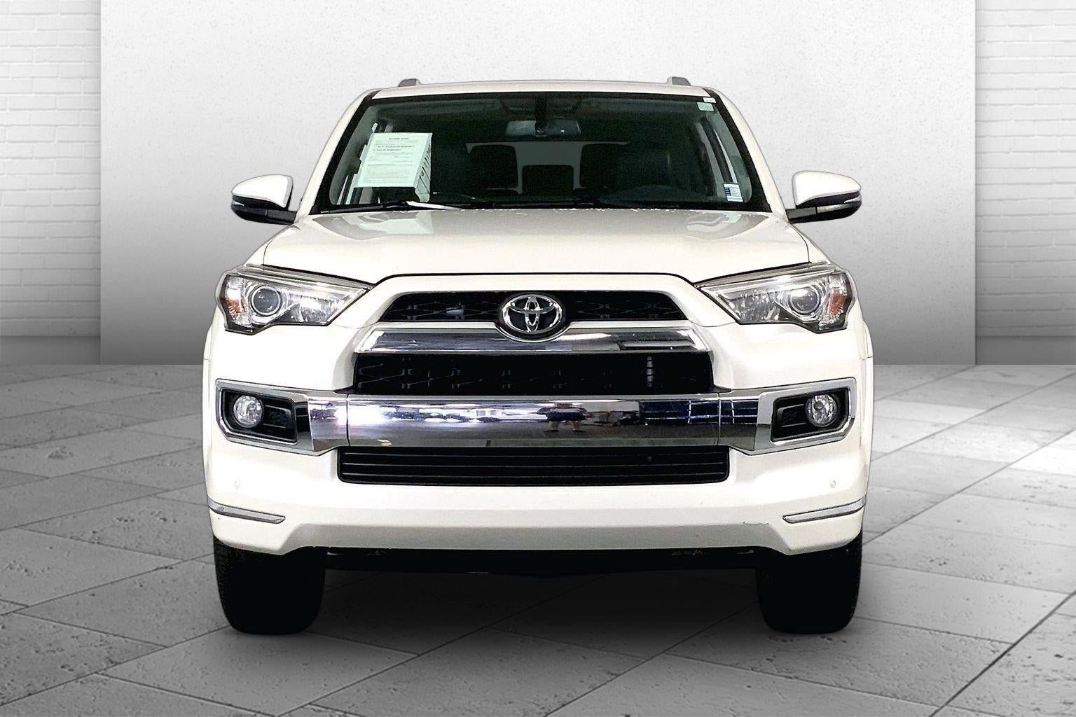 Used 2018 Toyota 4Runner Limited AWD/4WD image 2