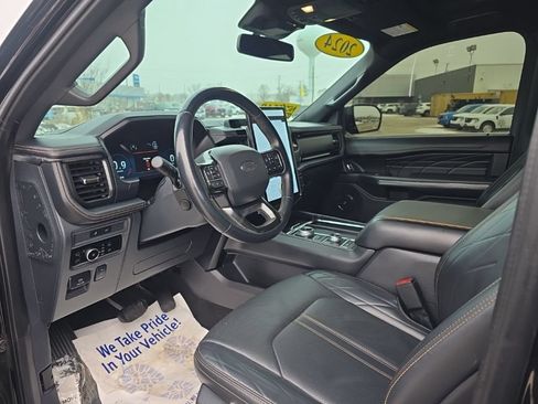 Used 2024 Ford Expedition Platinum AWD/4WD image 19
