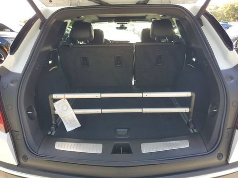 Certified 2024 Cadillac XT5 Premium Luxury w/ Technology Package FWD image 10