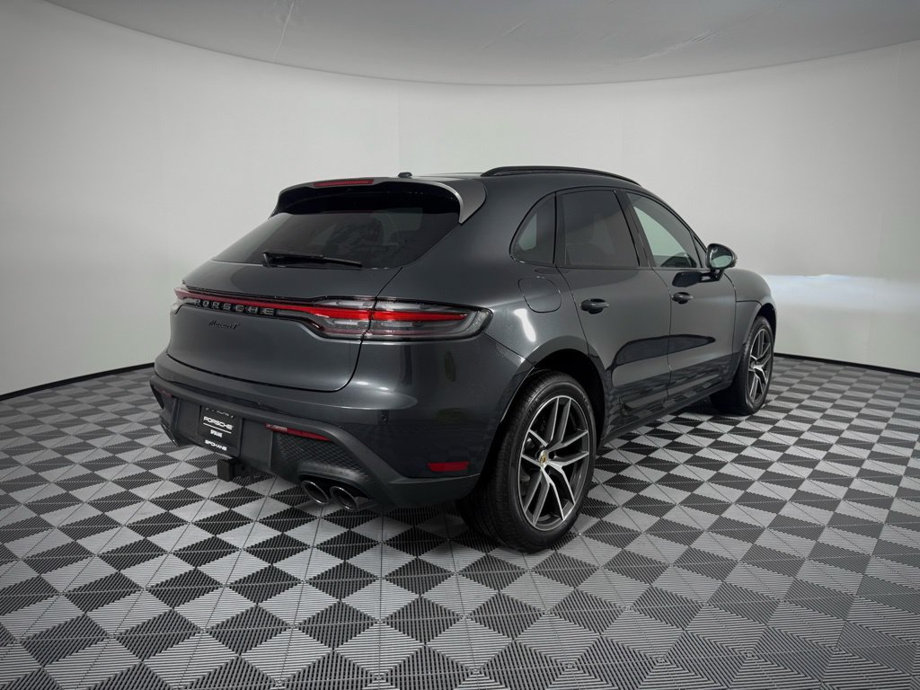 Certified 2026 Porsche Macan AWD/4WD image 9