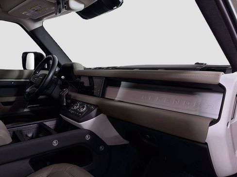 Certified 2023 Land Rover Defender 110 SE AWD/4WD image 31