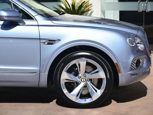 Used 2019 Bentley Bentayga AWD/4WD image 6