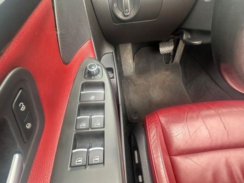 Used 2012 Volkswagen Eos Executive FWD image 27