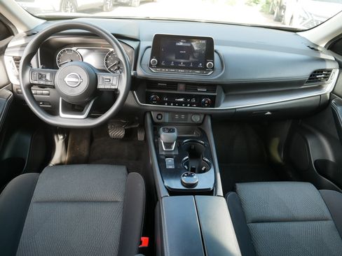 Certified 2024 Nissan Rogue SV AWD/4WD image 10
