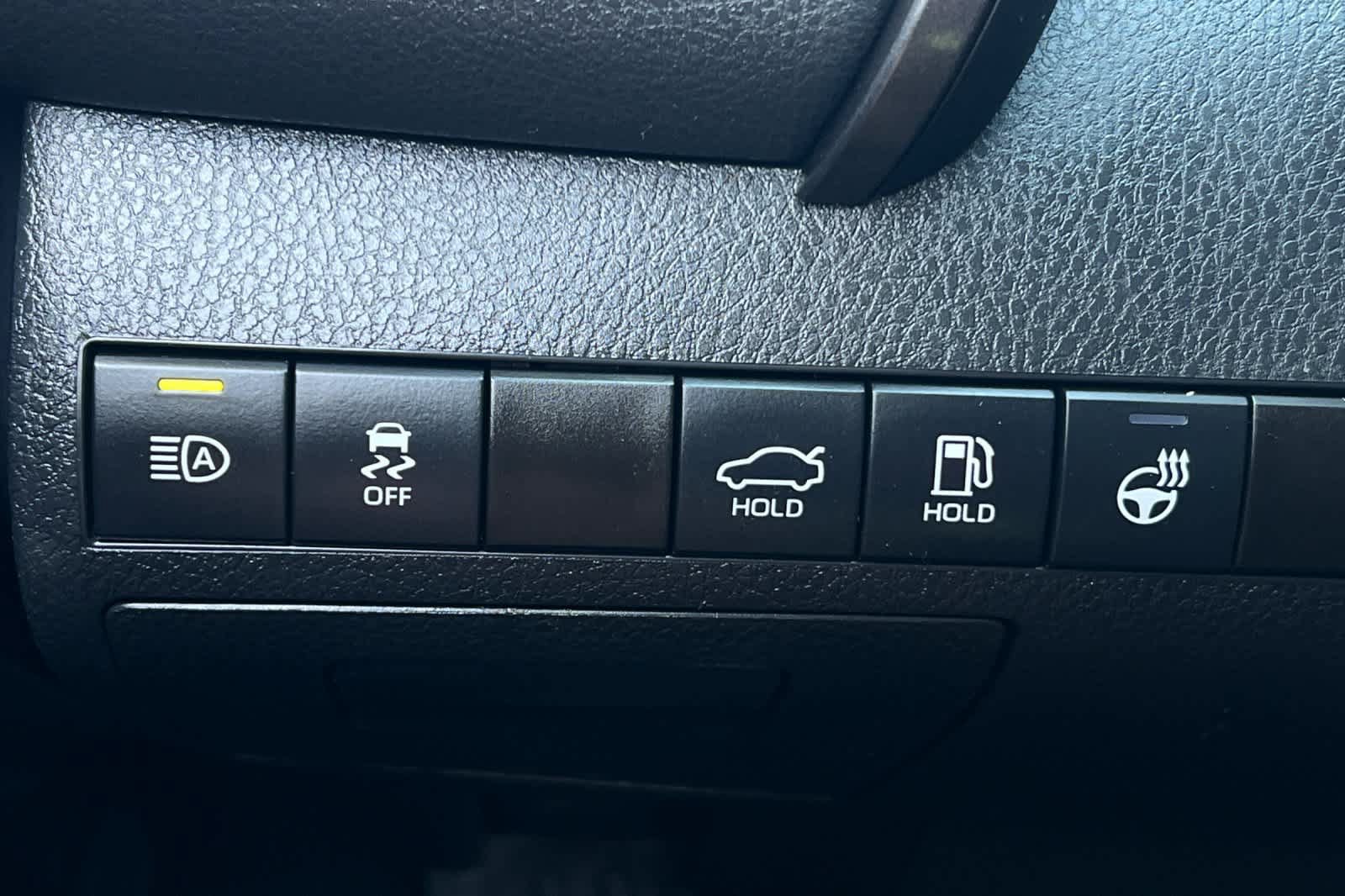 Used 2022 Toyota Camry SE w/ Cold Weather Package FWD image 41