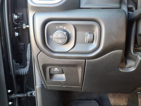 Used 2022 RAM 1500 Big Horn AWD/4WD image 16