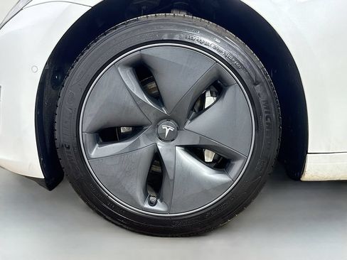Used 2020 Tesla Model 3 Standard Range RWD image 40