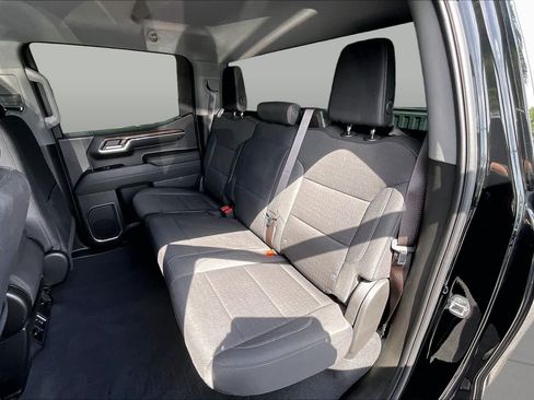 Used 2023 Chevrolet Silverado 1500 LT AWD/4WD image 25