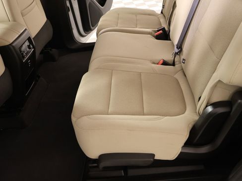 Used 2023 Chevrolet Traverse LS w/ Safety Package image 12