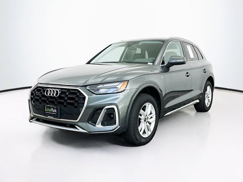 Used 2023 Audi Q5 2.0T Premium w/ Convenience Package AWD/4WD image 3