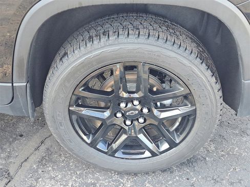 Used 2023 Chevrolet Traverse LT image 26