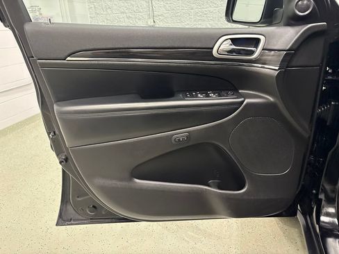 Used 2020 Jeep Grand Cherokee Limited w/ Trailer Tow Group IV AWD/4WD image 13