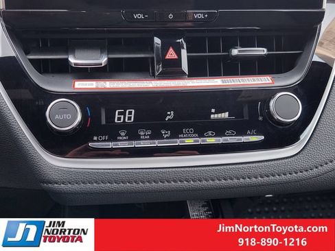 Used 2025 Toyota Corolla XSE FWD image 19
