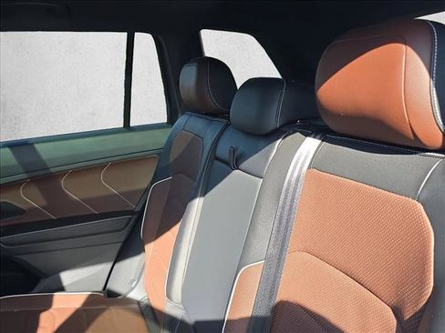 Used 2024 Volkswagen Tiguan SEL R-Line image 19