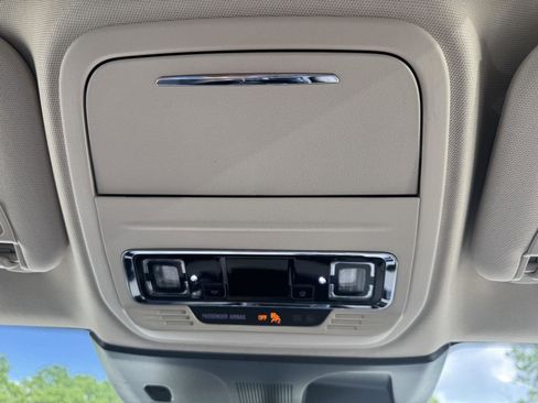 Used 2022 Lincoln Corsair FWD image 12