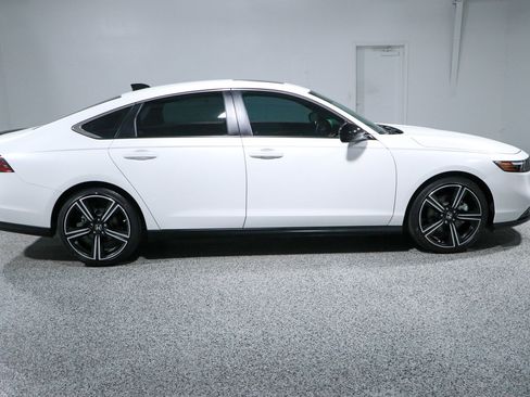Used 2024 Honda Accord Sport image 6