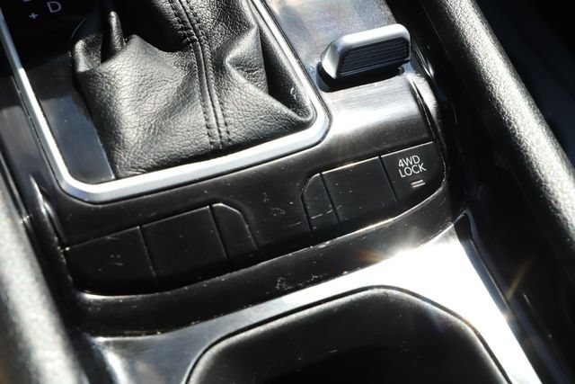 Used 2025 Jeep Compass Limited AWD/4WD image 28