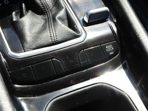 Used 2025 Jeep Compass Limited AWD/4WD image 28