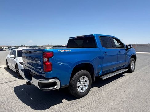 Used 2022 Chevrolet Silverado 1500 LT AWD/4WD image 2