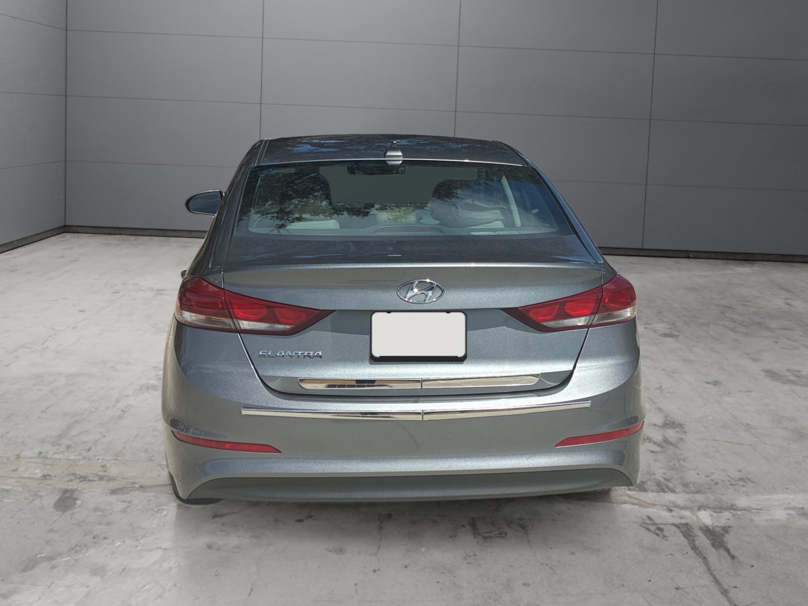 Used 2018 Hyundai Elantra SEL w/ Cargo Package FWD image 4