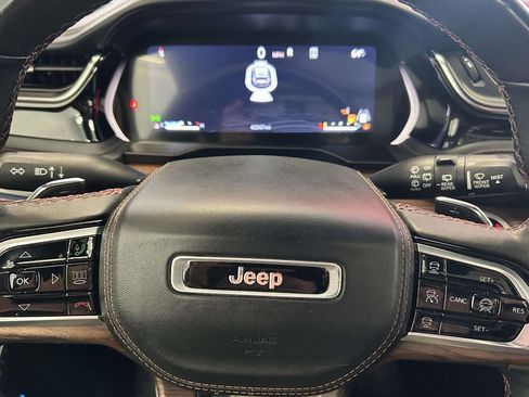 Used 2023 Jeep Grand Cherokee L Summit w/ Rear Seat Video Group I AWD/4WD image 33
