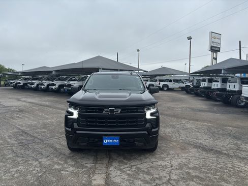 Used 2024 Chevrolet Silverado 1500 RST image 2