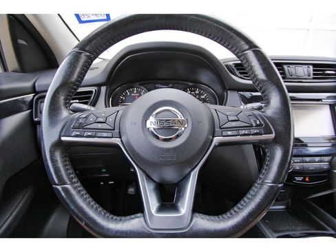 Used 2018 Nissan Rogue Sport SL FWD image 8