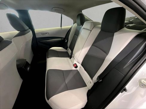 Used 2024 Toyota Corolla LE image 28