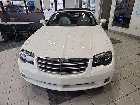 Used 2005 Chrysler Crossfire Limited RWD image 8