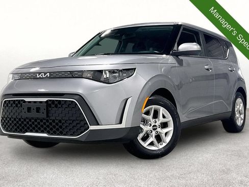 Used 2025 Kia Soul LX FWD image 14