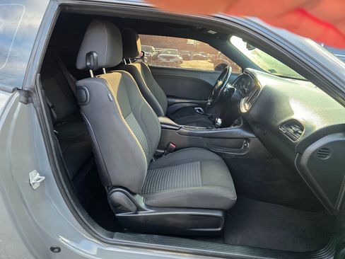 Used 2019 Dodge Challenger SXT image 14