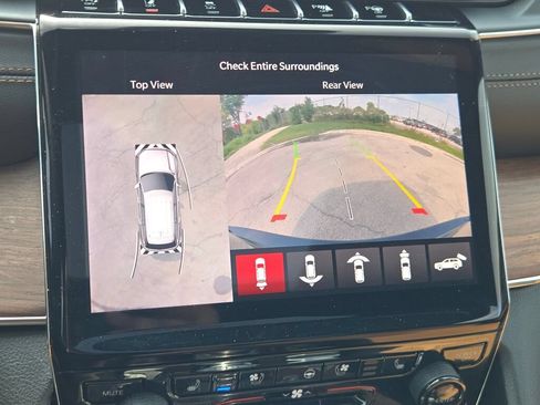 Certified 2025 Jeep Grand Cherokee Summit w/ Adv Protech Group IV AWD/4WD image 27