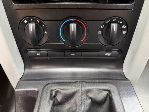 Used 2006 Ford Mustang Coupe RWD image 23