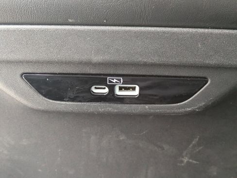 Used 2023 Chrysler Pacifica Touring-L image 26