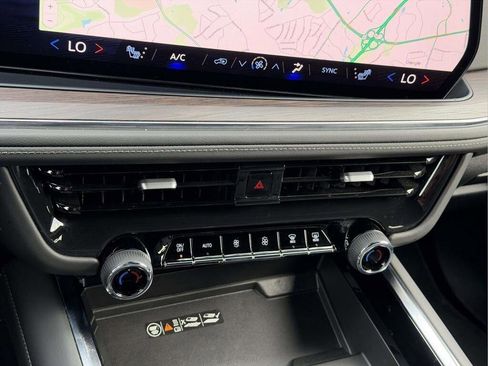 Used 2025 Chevrolet Tahoe Z71 image 5