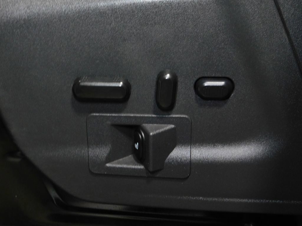 Used 2018 Ford Transit 150 XLT RWD image 46