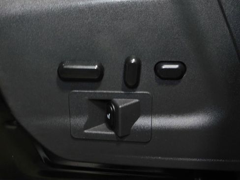 Used 2018 Ford Transit 150 XLT image 46