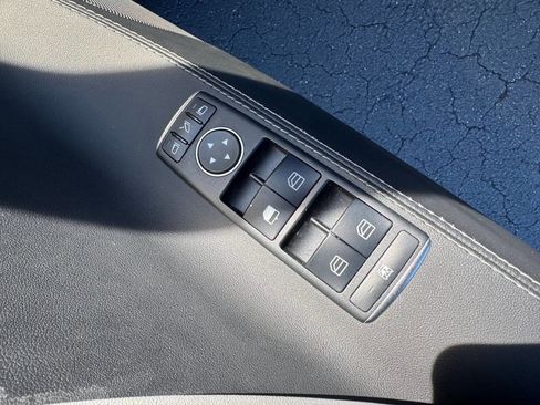 Used 2015 Tesla Model S 85D image 12