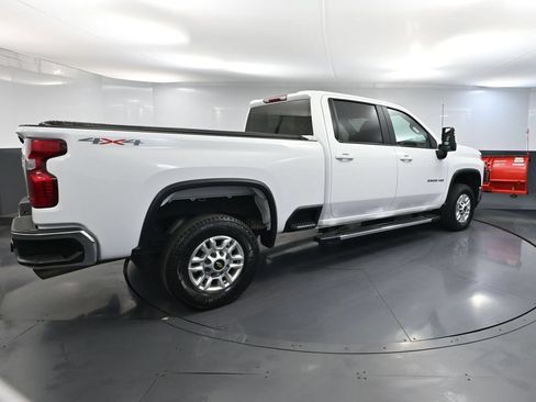 Used 2022 Chevrolet Silverado 2500 LT AWD/4WD image 6