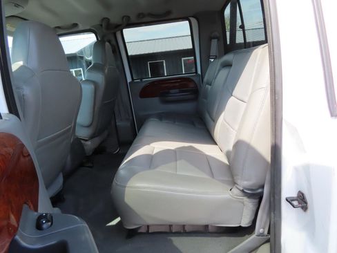 Used 2003 Ford F350 Lariat image 42