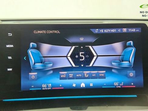 Used 2025 BMW X2 xDrive28i AWD/4WD image 51