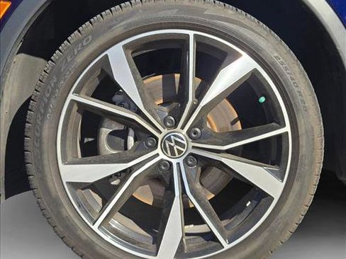 Used 2024 Volkswagen Tiguan SEL R-Line image 24